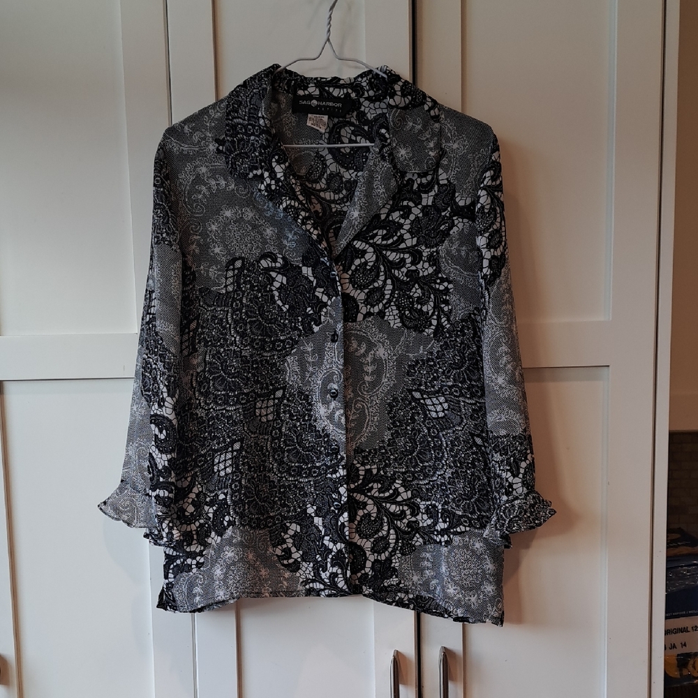 Sag Harbor Black and Gray Patterned Blouse